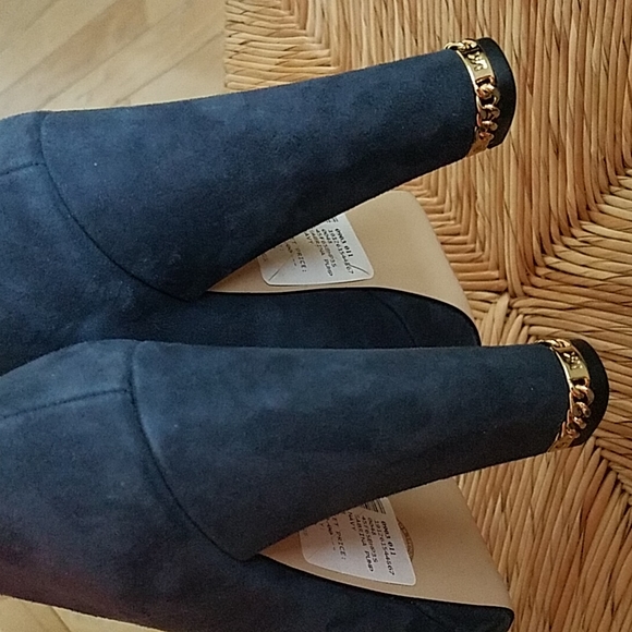 🆕️Michael Kors Navy Seude Pumps size 8 - Picture 5 of 7